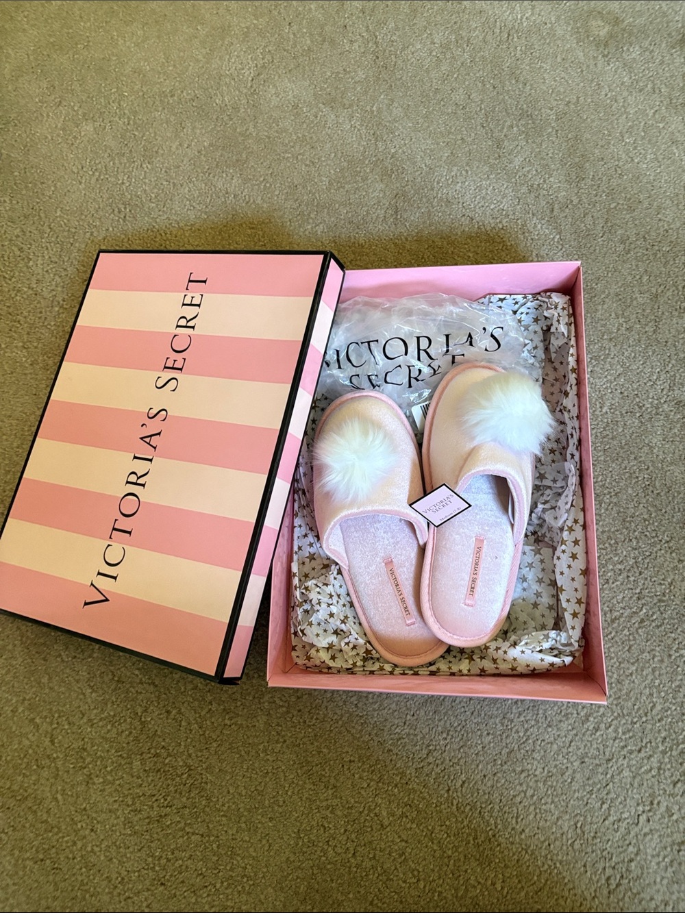 NWT Victoria's Secret Pink Pom-Pom Slide Slippers